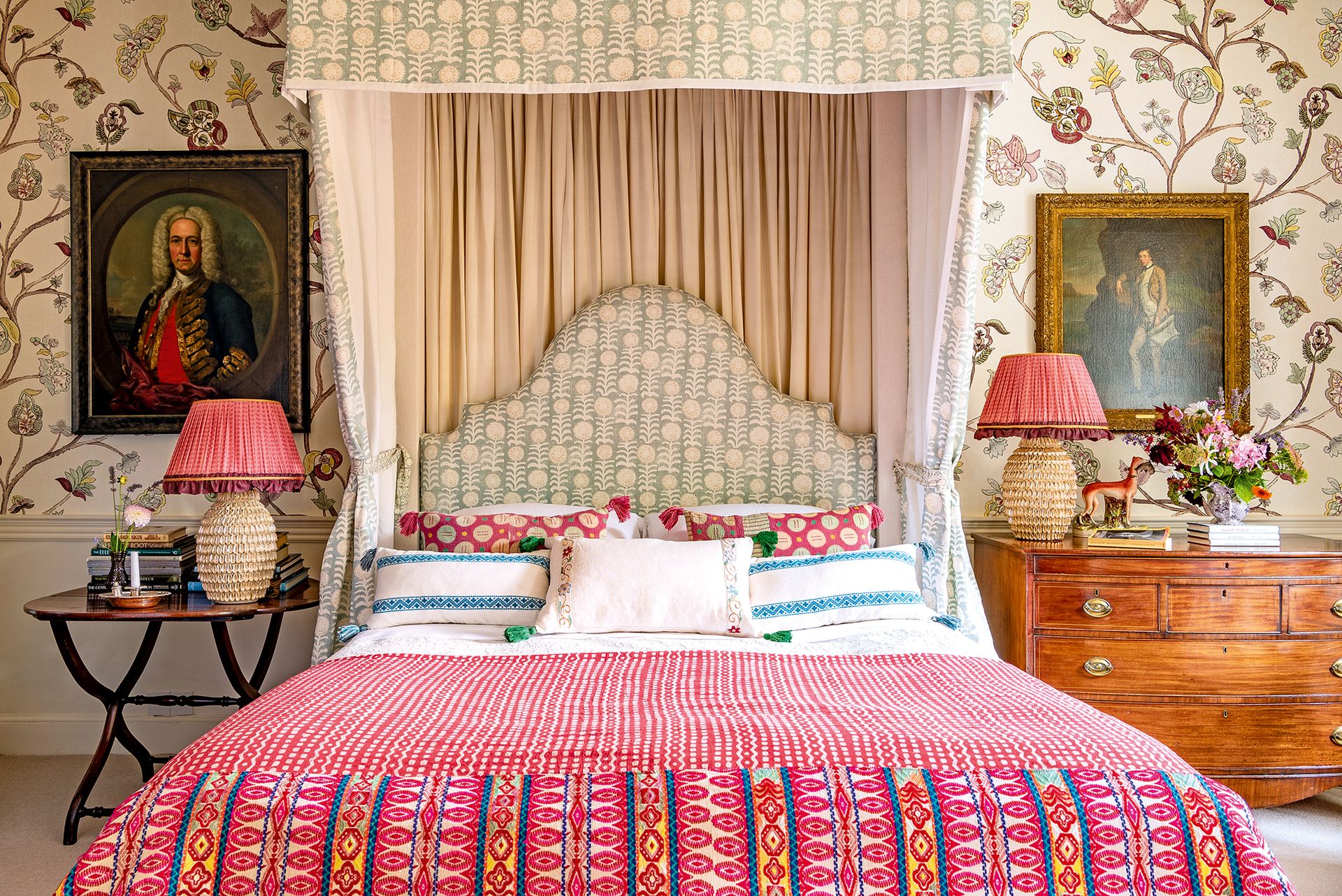 vintage-bedroom-ideas-11-characterful-schemes-to-inspire-homes-gardens