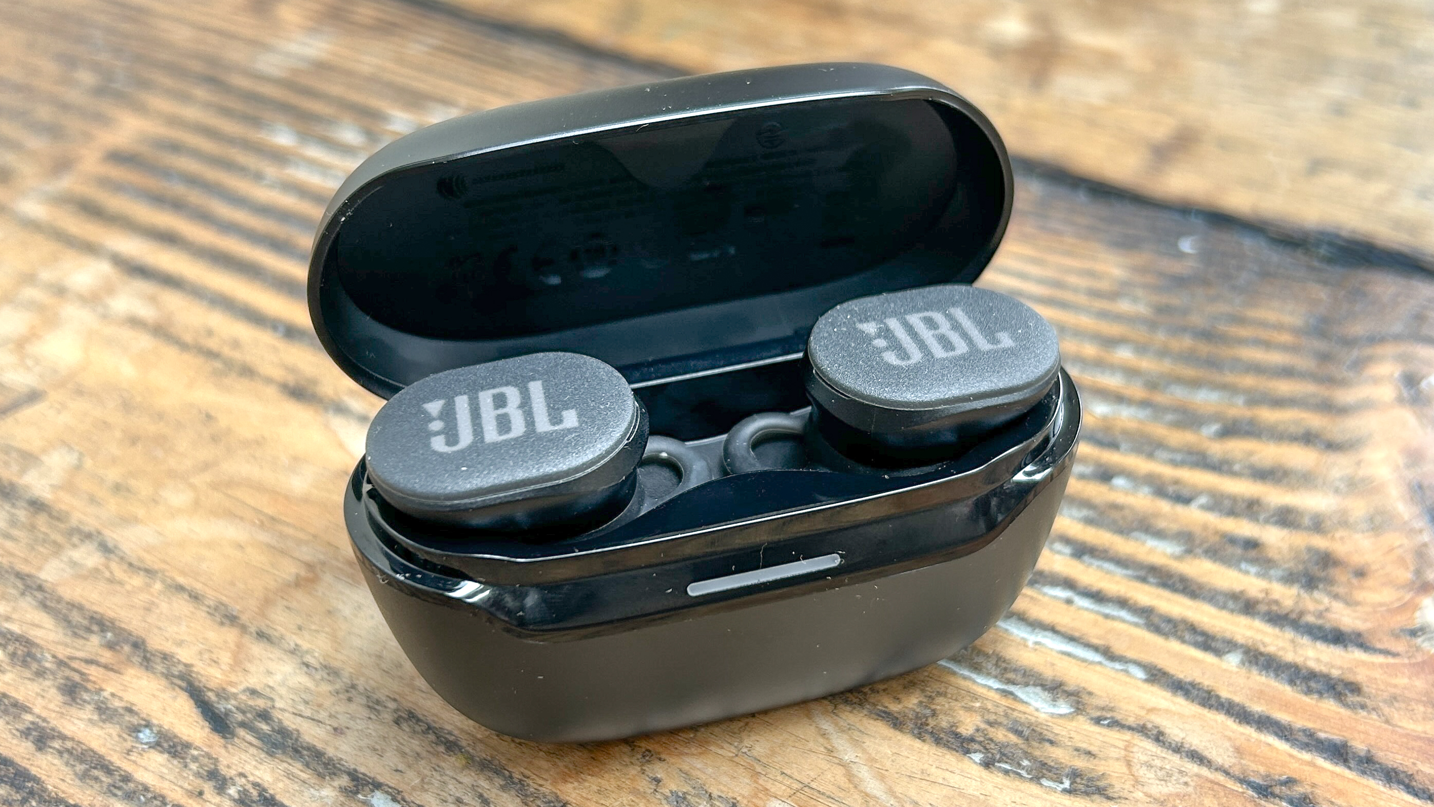 JBL Endurance Race 2 headphones