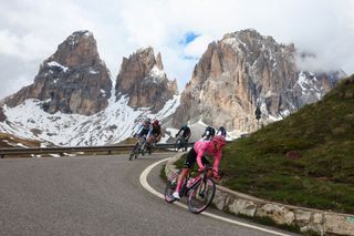 Giro d'Italia 2024: Tadej Pogacar races through the Dolomites in the maglia rosa
