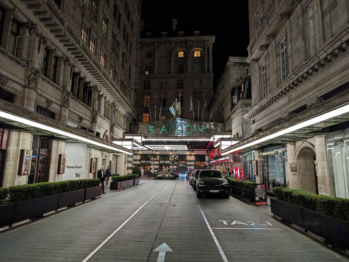Google Pixel 8 camera sample savoy