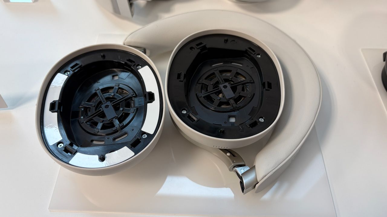 Technics EAH-A1000 headphones technology