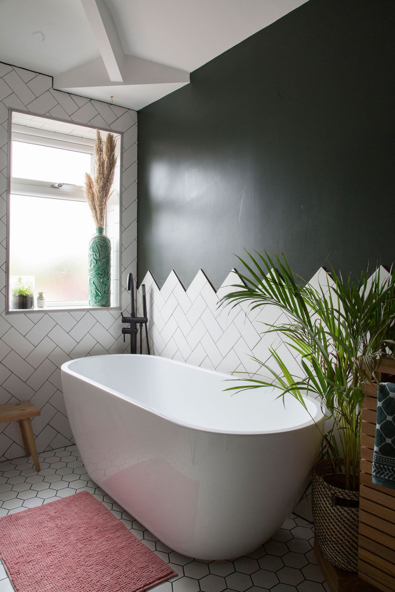 Bathroom subway tile ideas for a cool and splashproof space Bathroom subway tile ideas for a cool and splashproof space