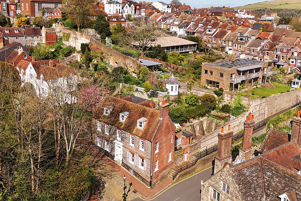 Properties for sale with summer houses: The Caprons, Lewes, East Sussex