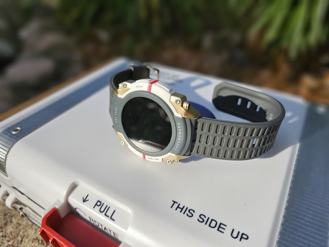 Starfield Constellation Edition which includes photos of the case, watch, steelbook case, and code chip
