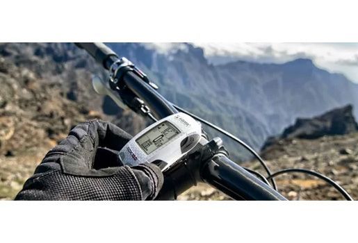 The buttons on the Rox 11.0 have a small actuation distance and are easy to use, even with gloves.