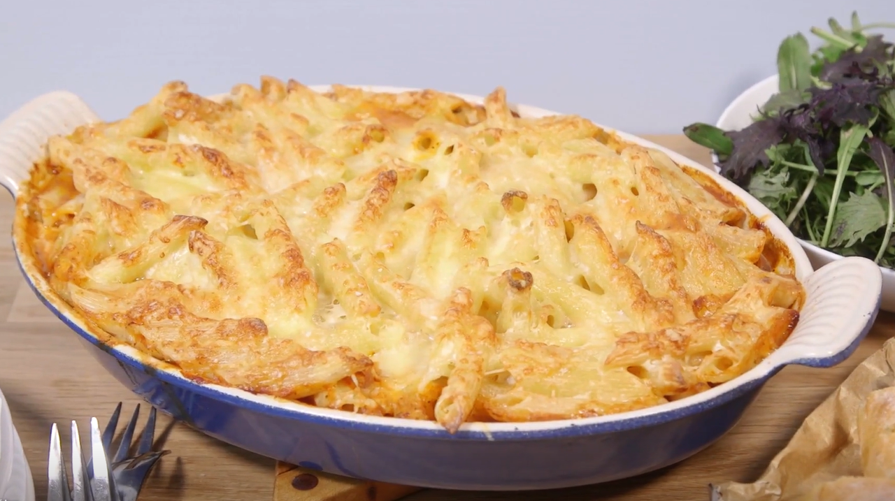 Bolognese pasta bake