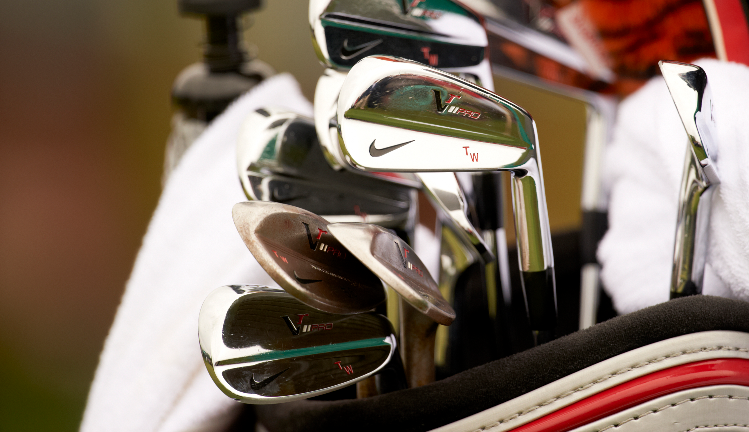A close-up of Tiger Woods' bag in 2012