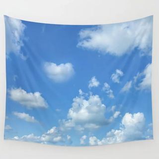 Wall tapestry with cloud print