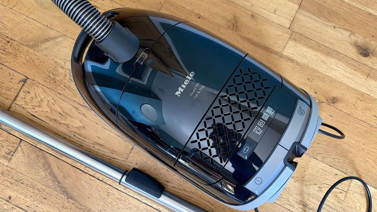 photos of the Miele Guard M1