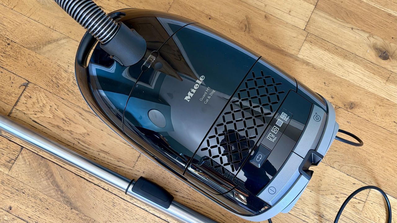 photos of the Miele Guard M1