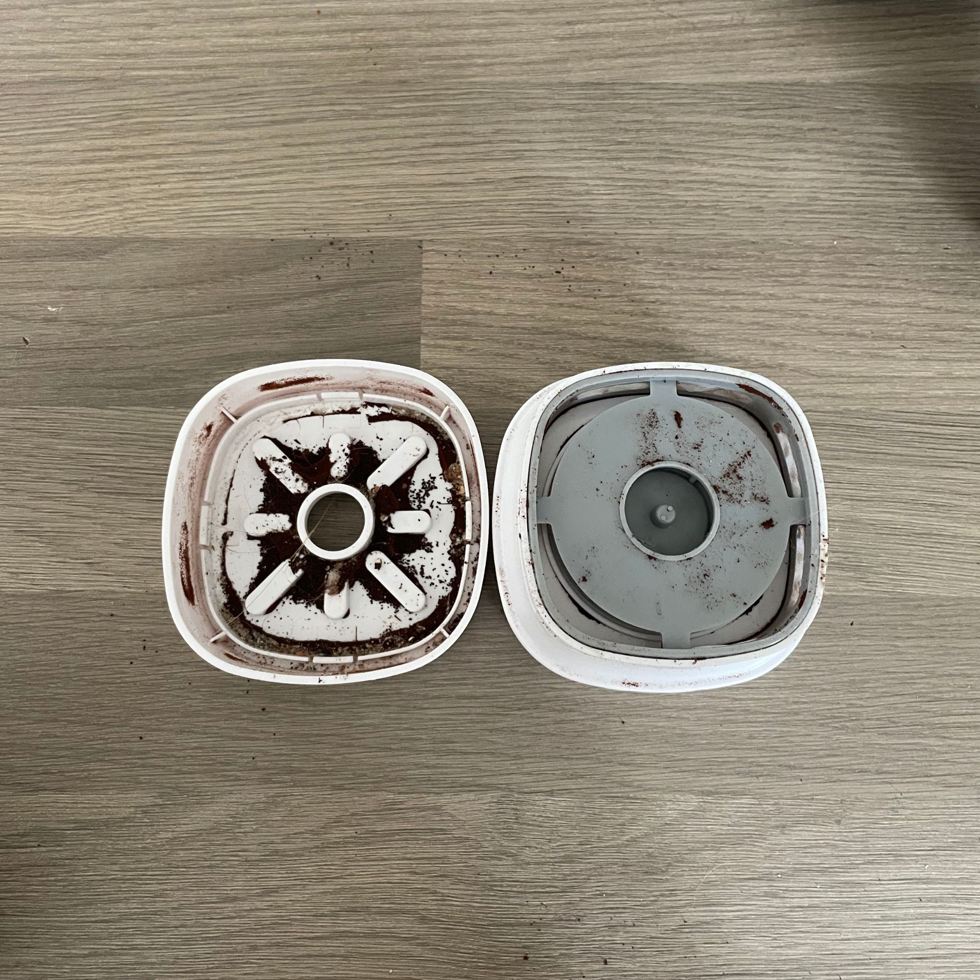 Lakeland mini countertop vacuum bin open