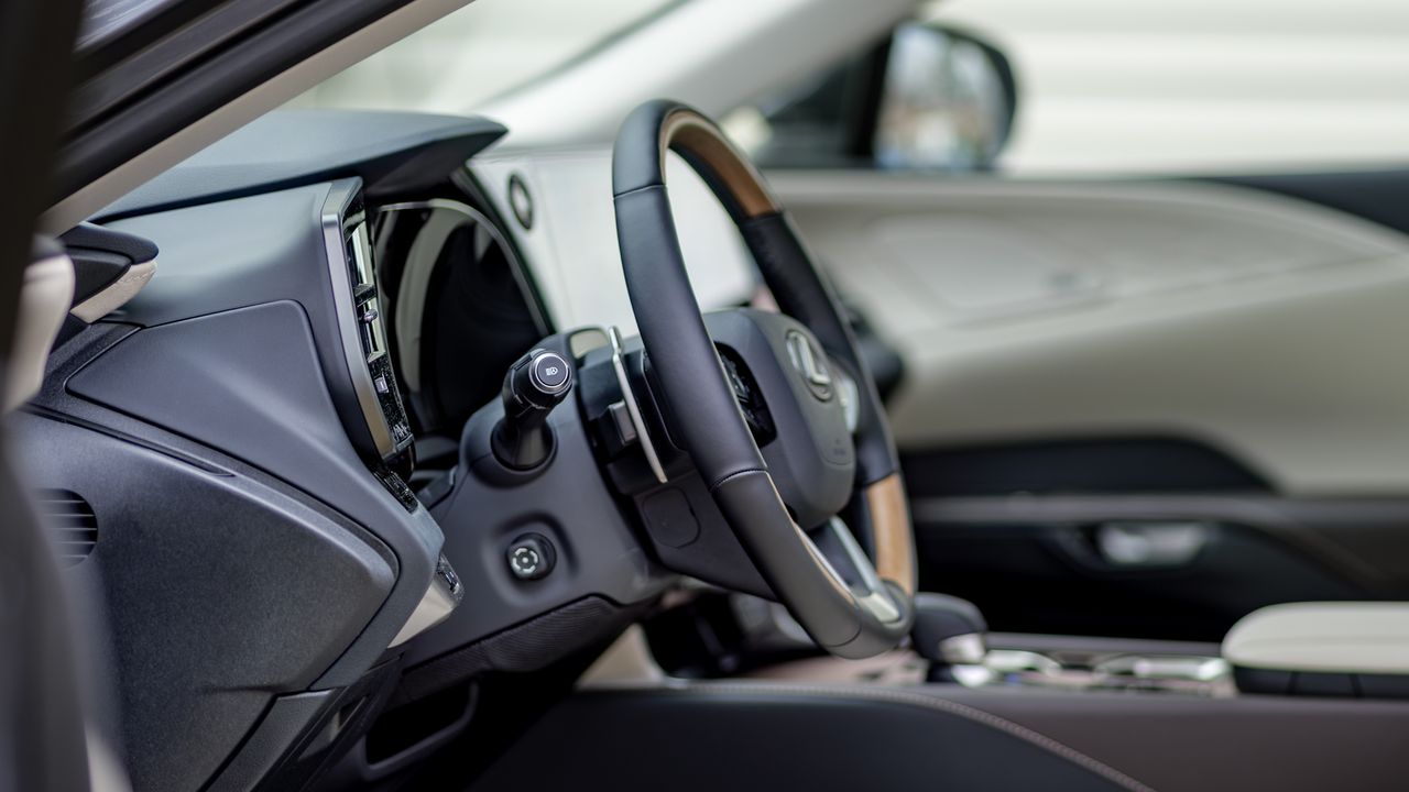 2026 Lexus RX 450h+ review.
