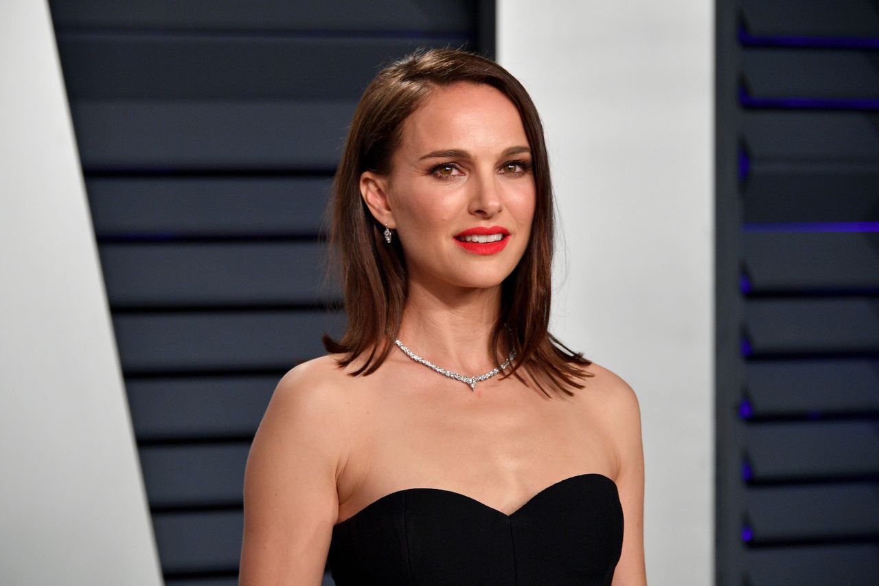 straightener hairstyles main natalie portman