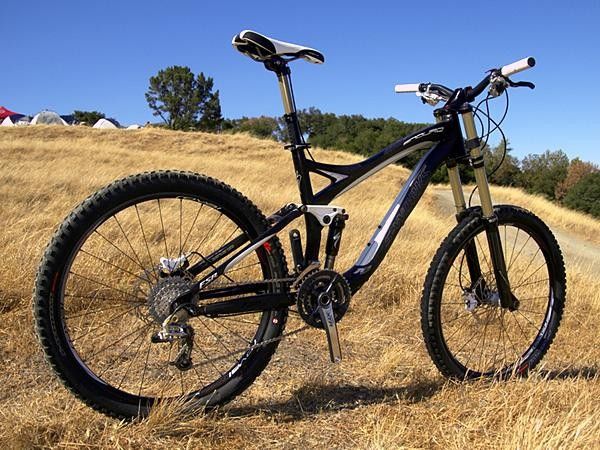 The 2009 Enduro SL platform is essentially unchanged for 2009.