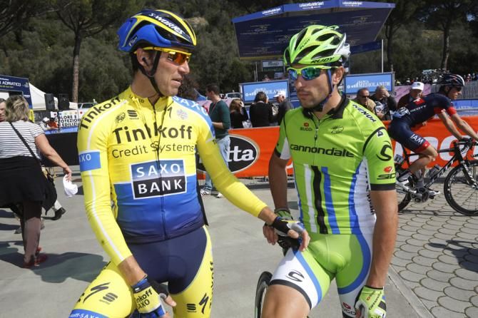 Matteo Tosatto (Tinkoff-Saxo) and Oscar Gatto (Cannondale) chat before the start