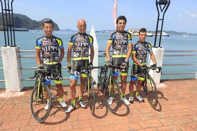 Four Nippo - De Rosa riders