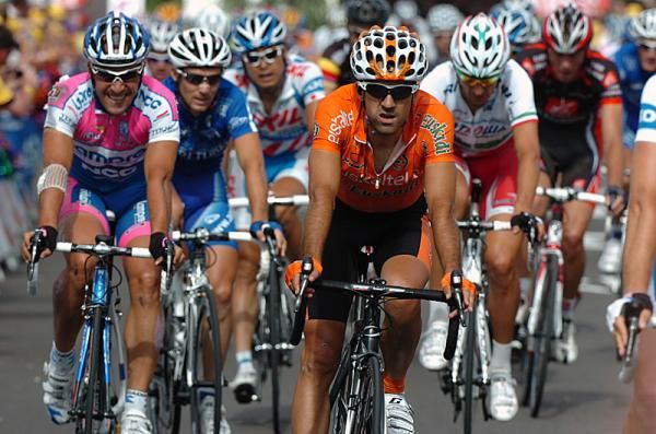 Ruben Perez (Euskaltel-Euskadi) comes in for 22nd.