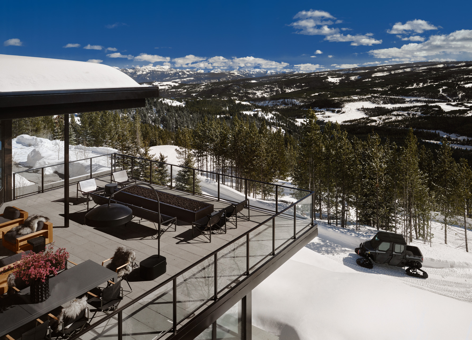 big sky house in montana with mountain landscapes outside