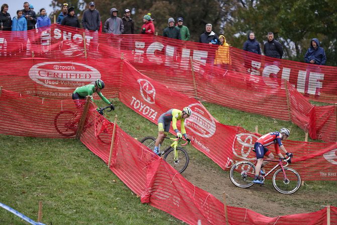 Stephen Hyde leads the way on the CincyCX C2 race
