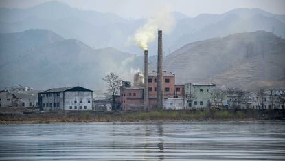 Factories like this one on the China–North Korea border to be closed down