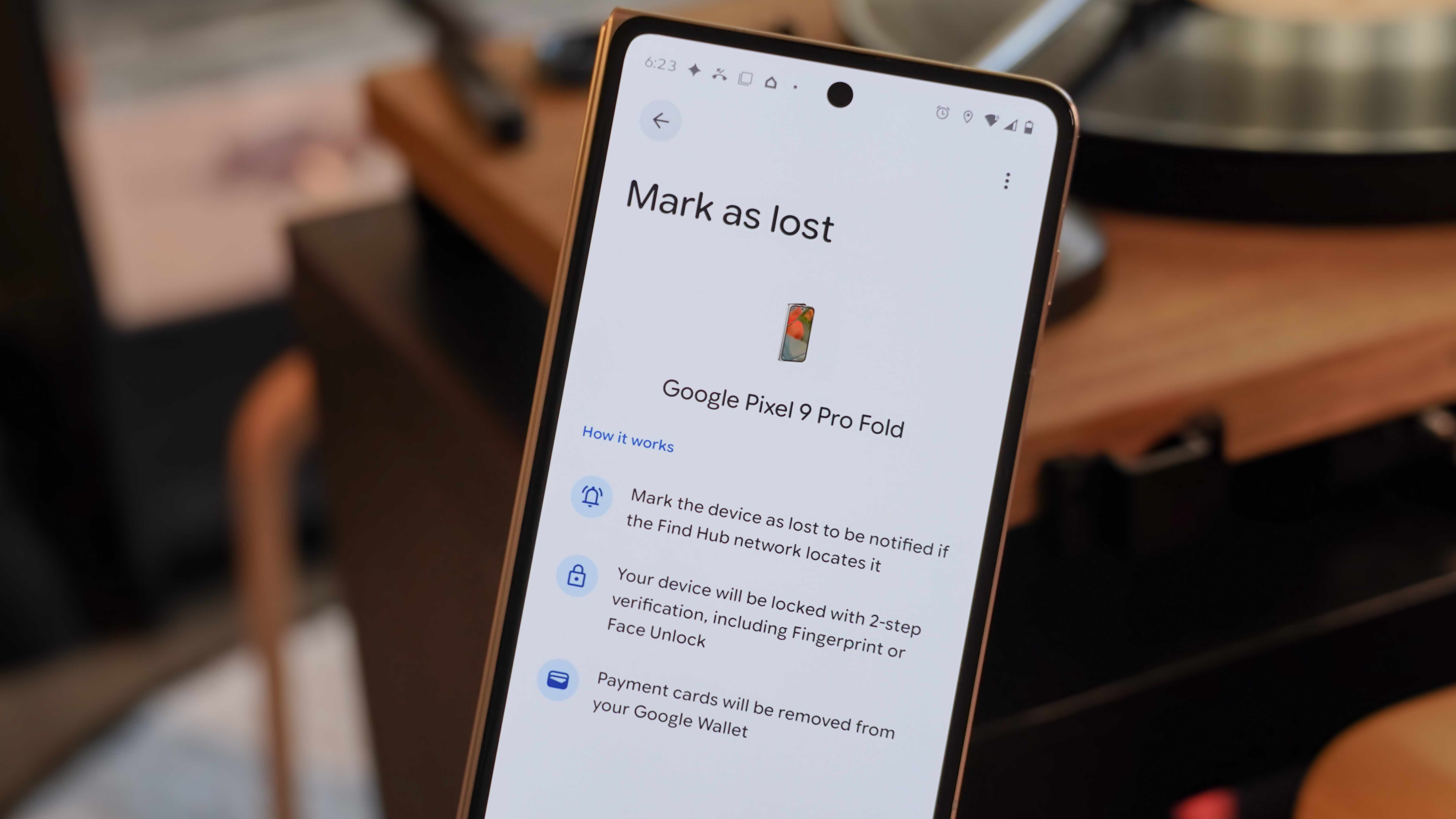 Using Find Hub to locate Android phones and accessories.