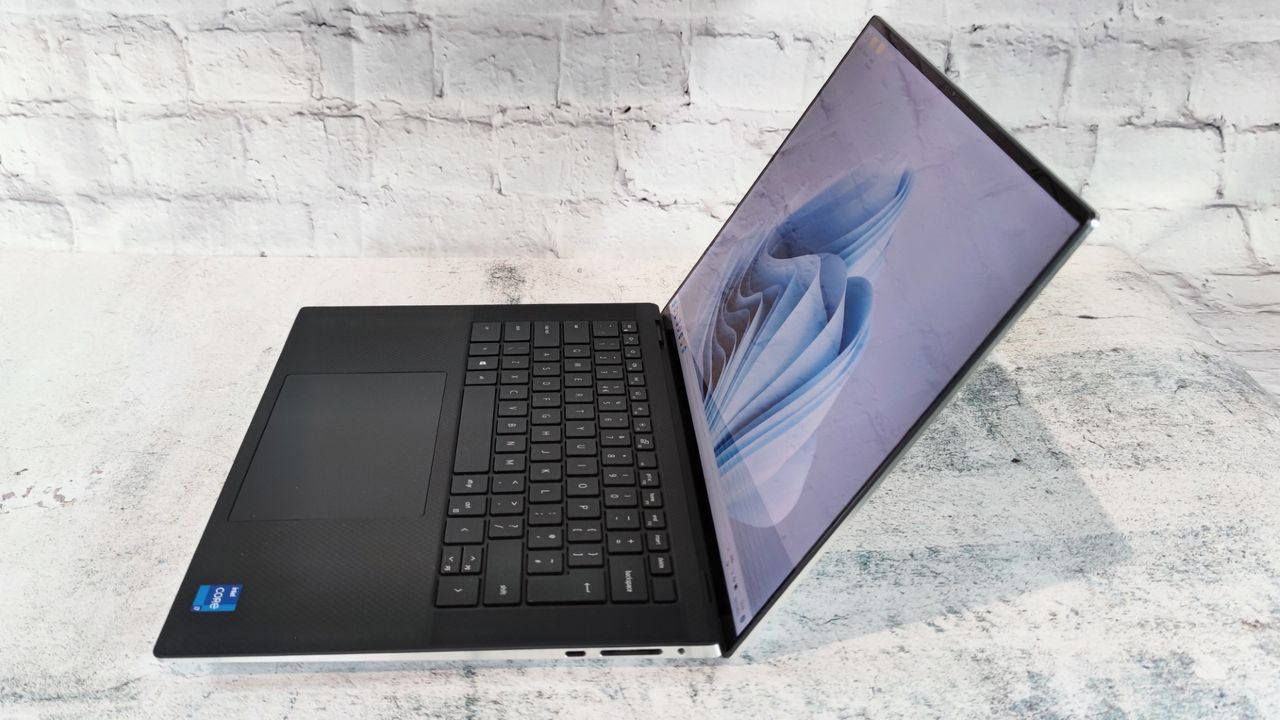 A photograph of the Dell XPS 15 from the side