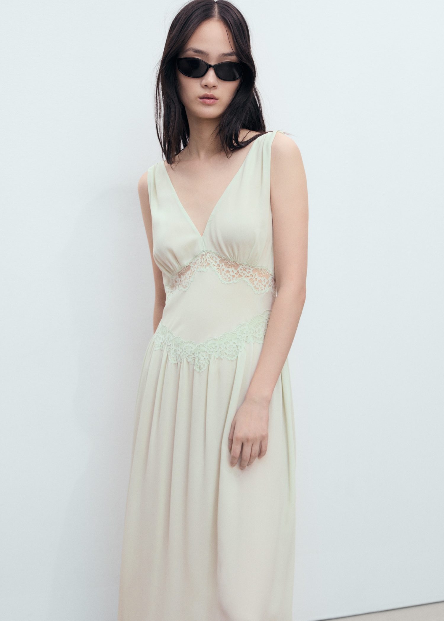 Lace suspender dress - Woman | Mango UK