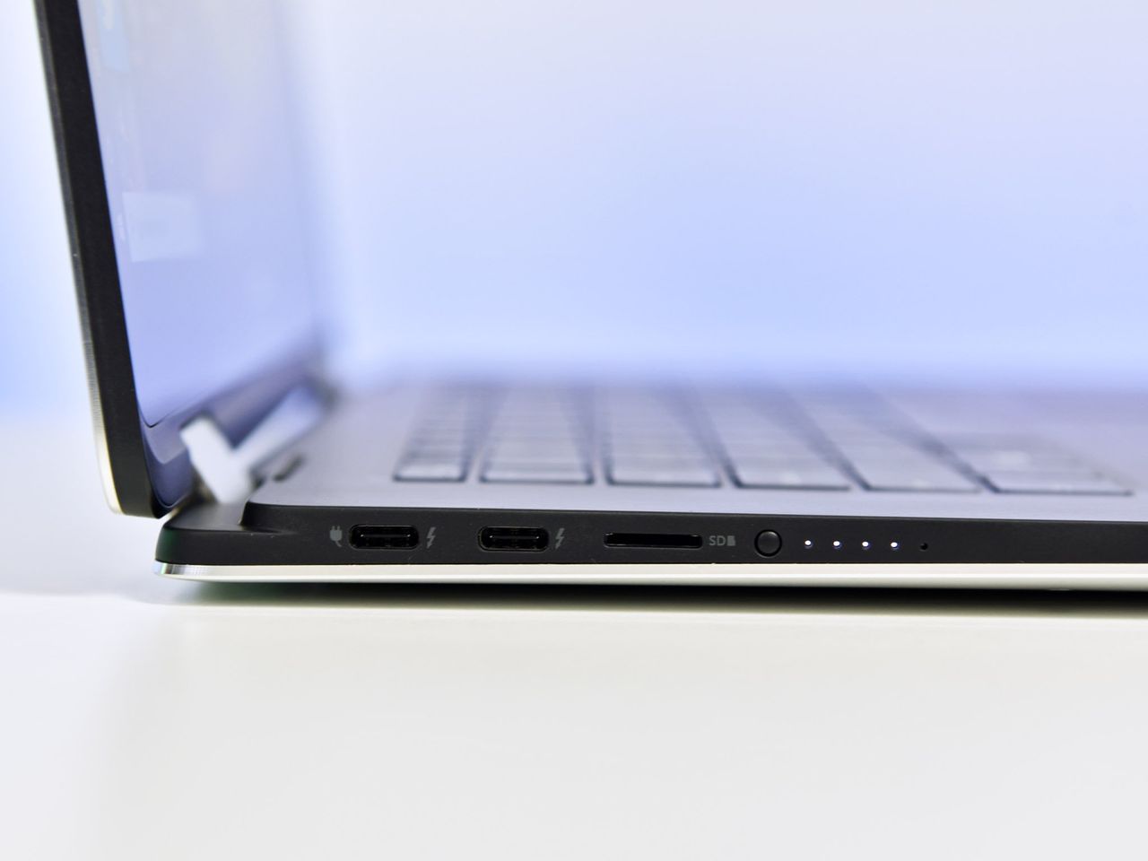 Dell XPS 15 2-in-1 (9575)