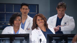 Bailey and other doctors in Grey's Anatomy Season 21