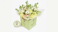 Moyes Stevens Marylin Monroe Bouquet with chocolates