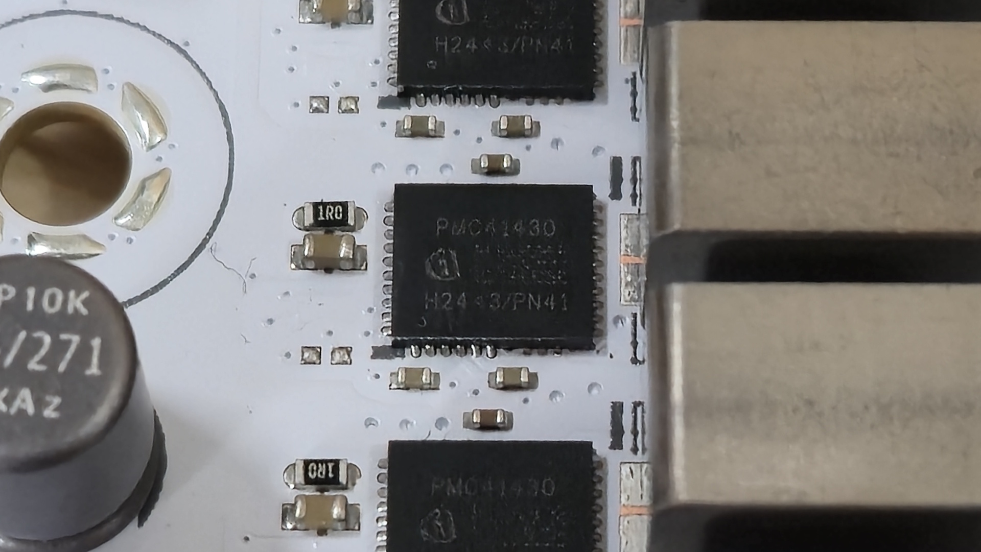 Asus ROG Crosshair X870E Glacial - ICs