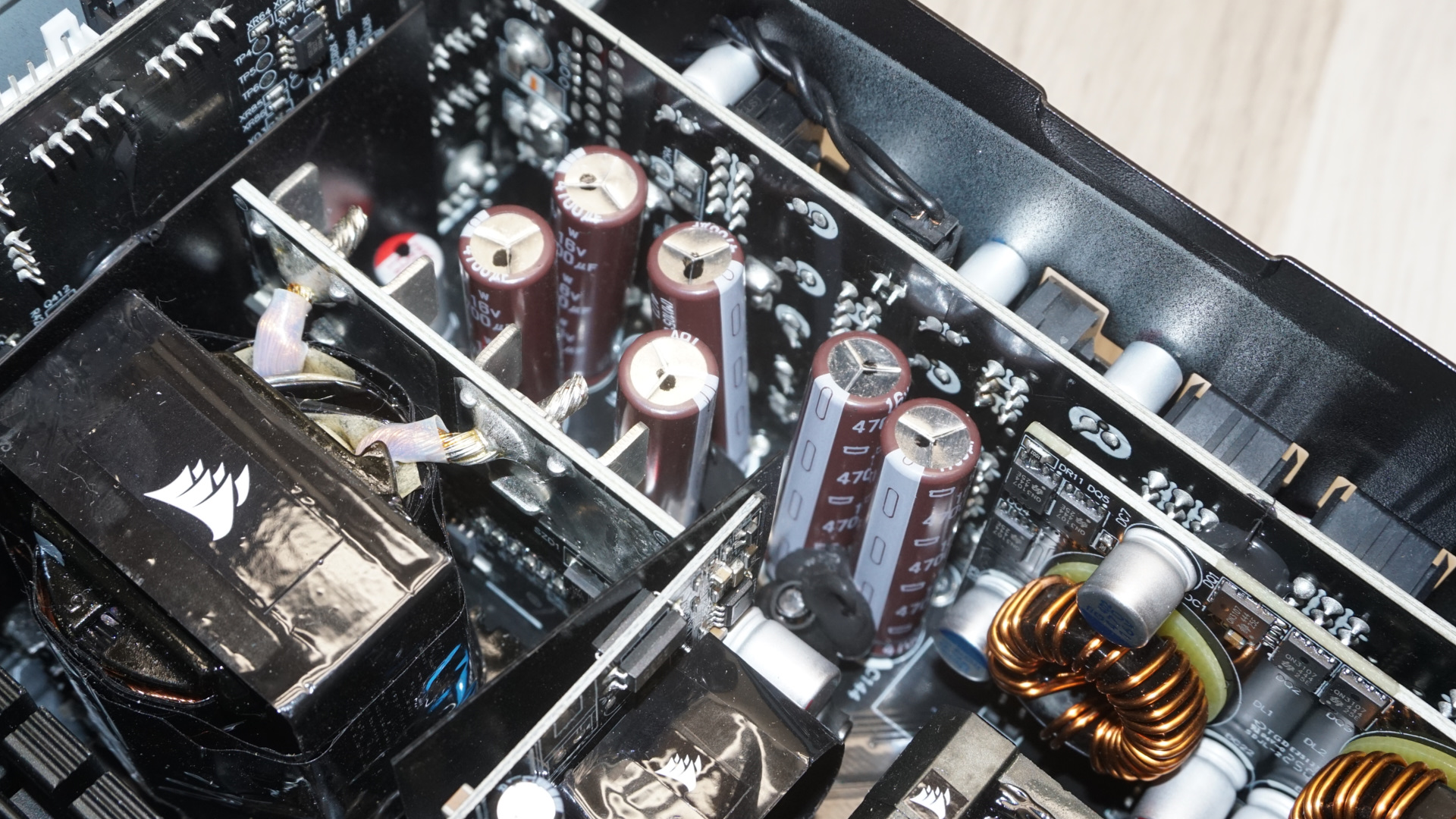 Corsair HX1000i Shift PSU