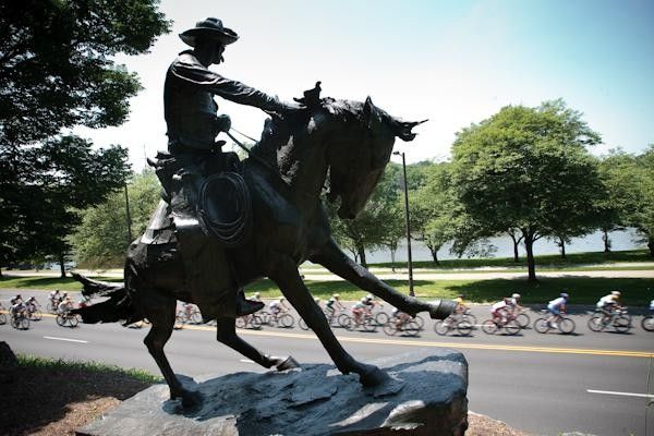 A statue along Kelley Drive seems as if it were excited at the race going past.
