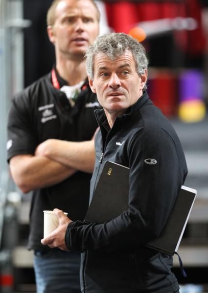 NZ High Performance director Mark Elliott watches as he gets two riders in medal contention in the women&sup1;s individual pursuit.