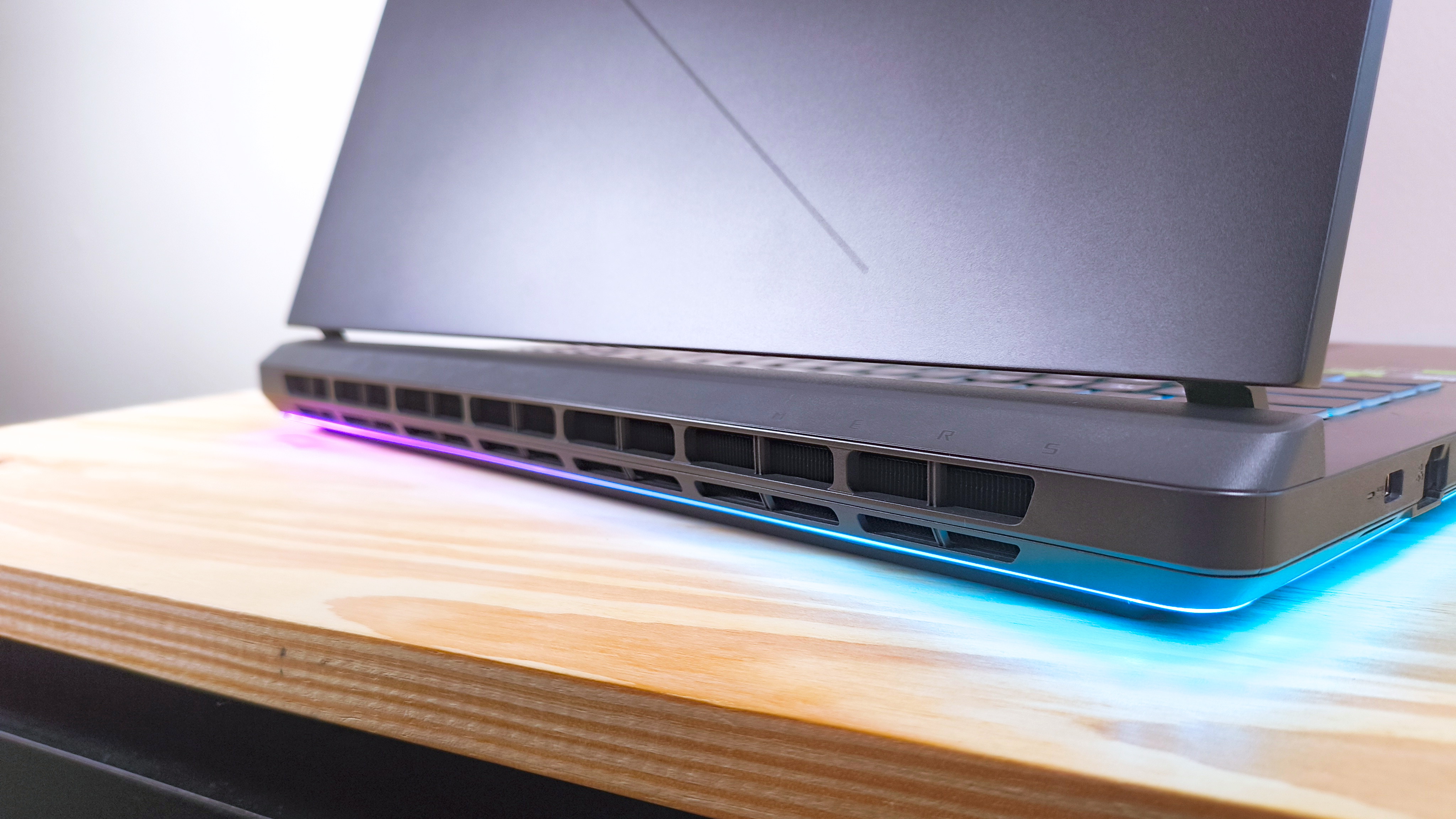 Close up of the vents on the back edge of the Asus ROG Strix G18