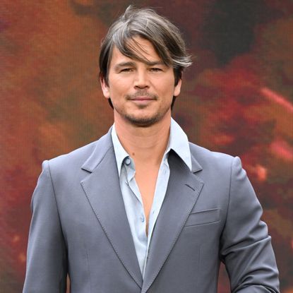 Josh Hartnett wears a gray suit at the "Oppenheimer" UK Premiere on July 13, 2023