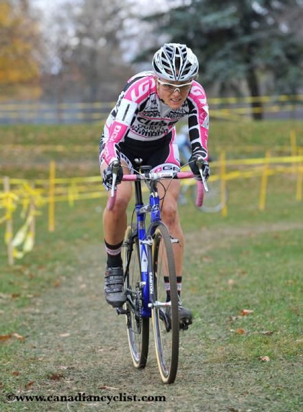 Natasha Elliott (Garneau - Club Chaussures - Ogilvy Renault)