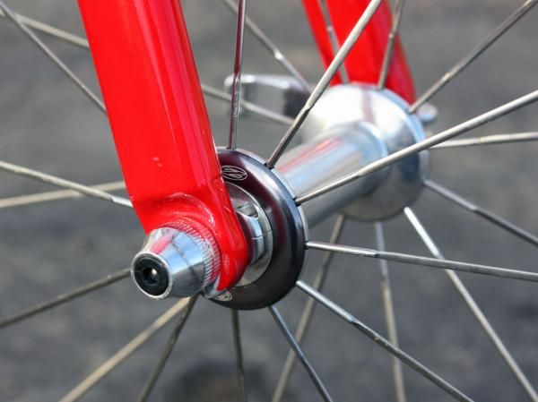 Zipp's latest hubs feature easily adjustable bearing preload.