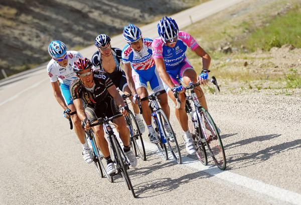 The breakaway of five: Adriano Malori (Lampre-Farnese Vini), Gustavo Rodriguez Iglesias (Xacobeo Galicia), Aristide Ratti (Carmiooro NGC), Giairo Ermeti (De Rosa - Stac Plastic) and Cheng Ji (Skil - Shimano)