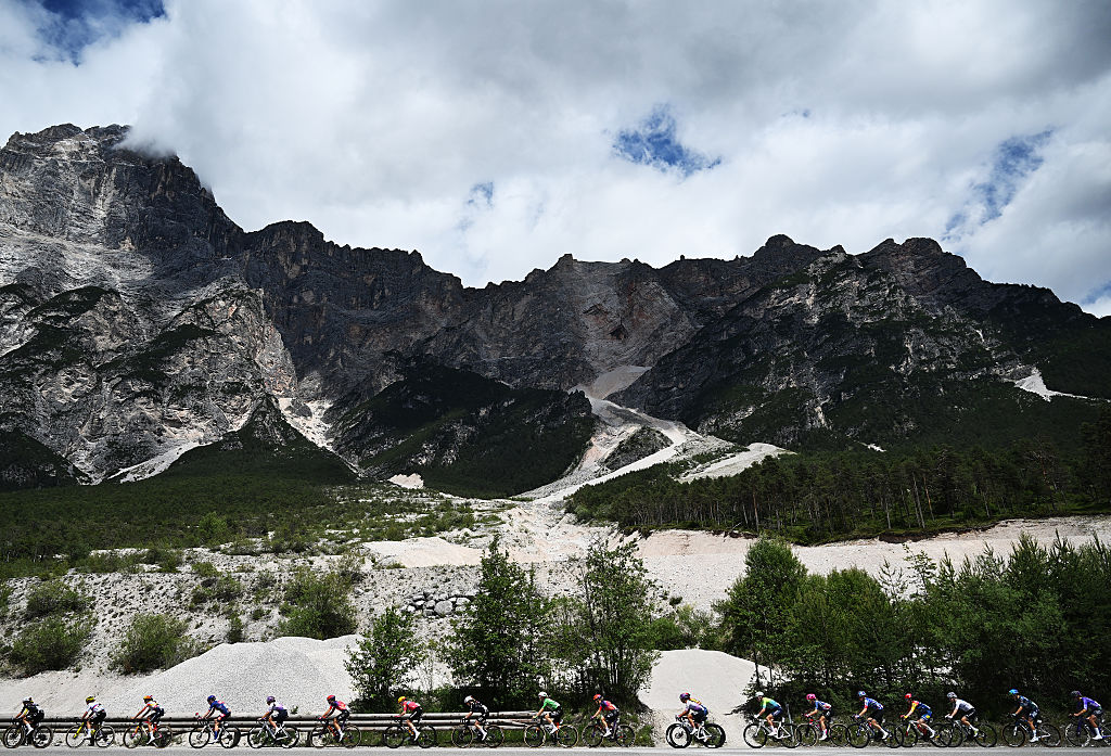 Giro d'Italia Women stage 5 LIVE: A huge breakaway containing some GC threats leads Anna van der Breggen's favourites' group by four minutes