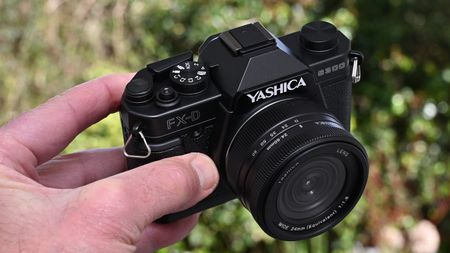 Yashica FX-D S300 product shot