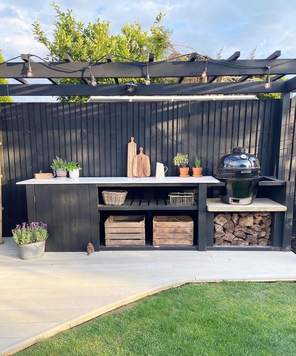 DIY fans make black outdoor kitchen for £150 | Real Homes