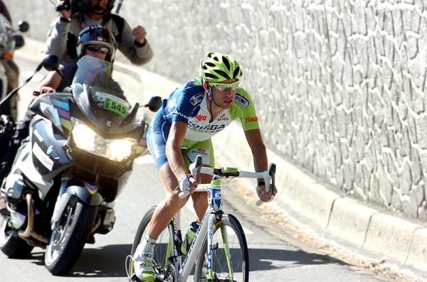 Vincenzo Nibali (Liquigas-Cannondale) tried to attack the yellow jersey