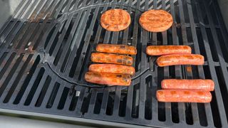 Testing burgers and sausages on the Weber Spirit II E-310