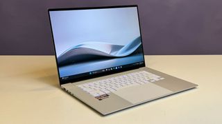 In-Depth Asus Zenbook S16 Analysis Featuring the AMD Ryzen RYZEN AI 9 HX 370