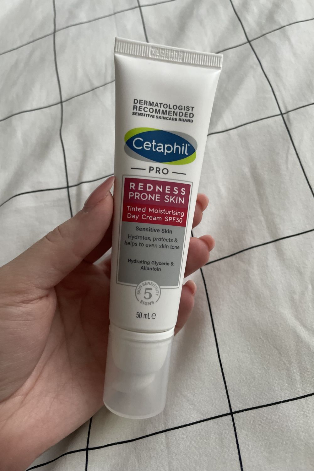 valeza holding Cetaphil PRO Tinted Moisturising Day Cream SPF30