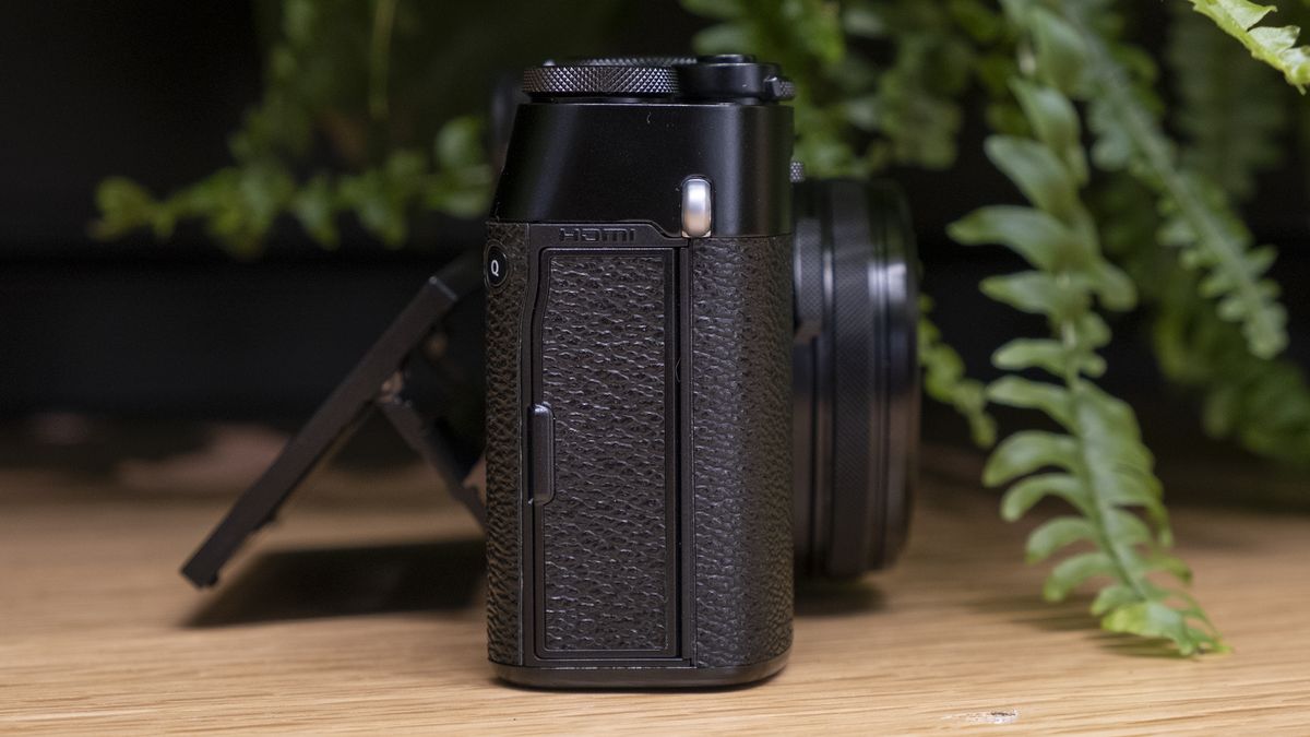 Fujifilm X100V