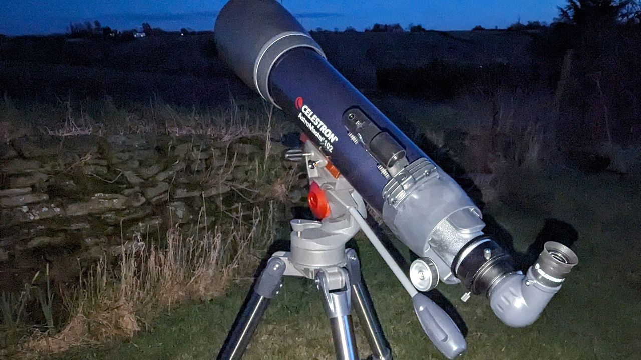 Celestron AstroMaster 102AZ