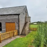 Swallows Retreat, GatesheathDistance to Bolesworth:booking.com