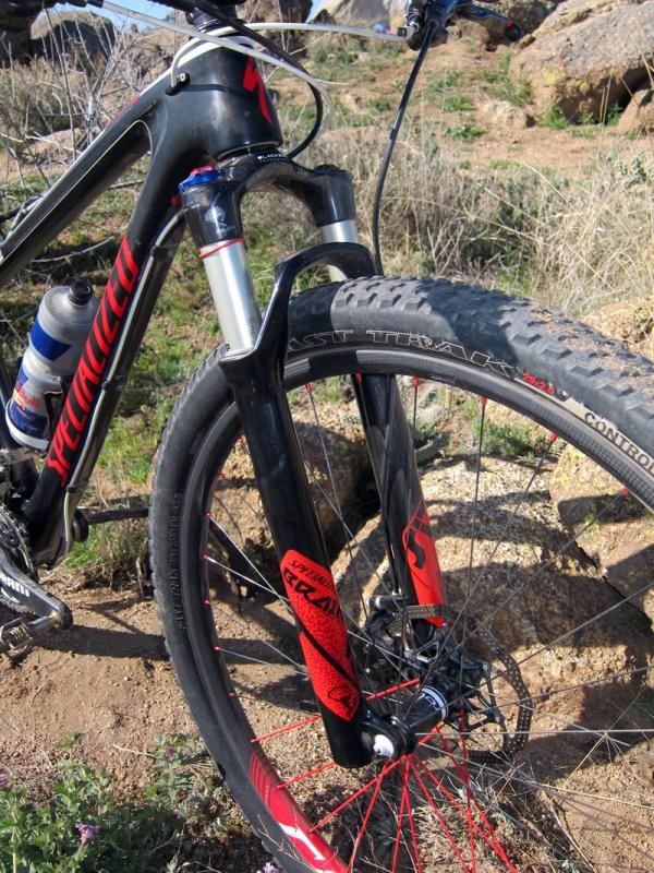 Rusch runs the custom RockShox/Specialized SID fork with a carbon fiber crown/steerer assembly and Brain inertia damper.
